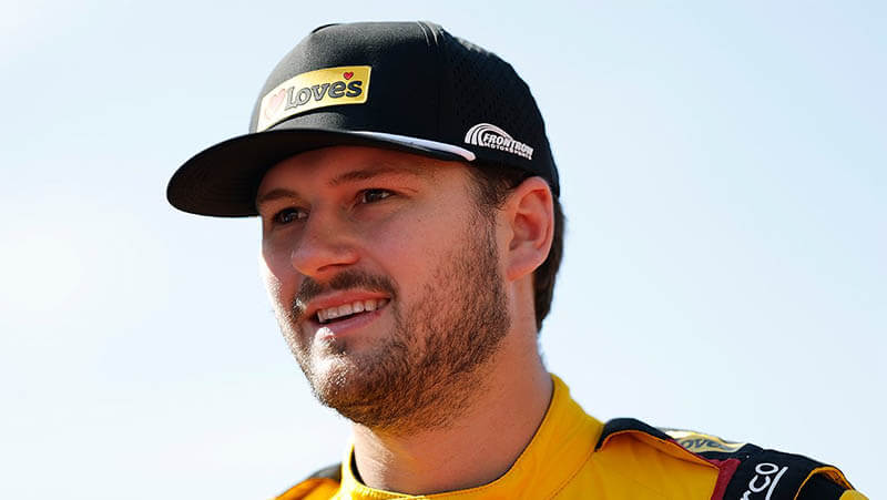 Гиллилэнд продлил контракт с «Front Row Motorsports»
