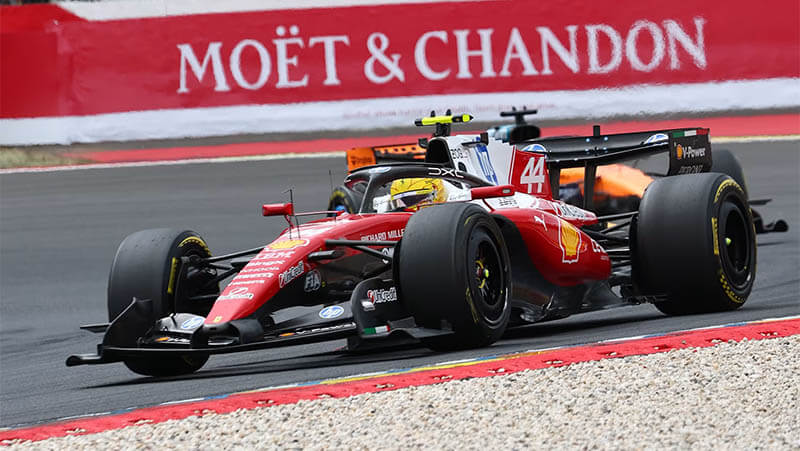 Хаос «Ferrari» и Хэмилтона в Спа: штраф и наезд на механика