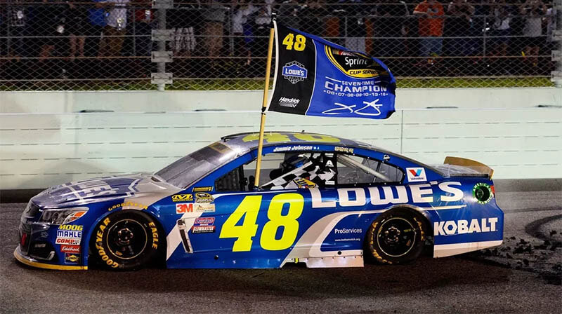 Джонсон вернет себе 48-й номер для своей последней гонки Daytona-500