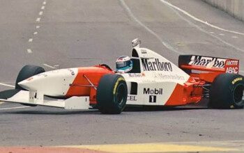 Crash 1995 Mika Hakkinen mclaren adelaide