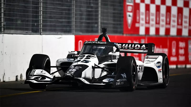 Фостер завоевал поул для гонки IndyCar в Маркхэме, Палоу разбил машину