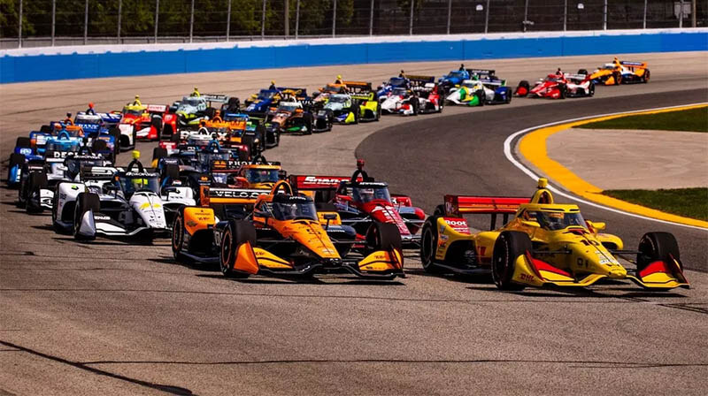 О’Уорд выиграл «первую» гонку IndyCar в Милуоки, Палоу завоевал пятый титул