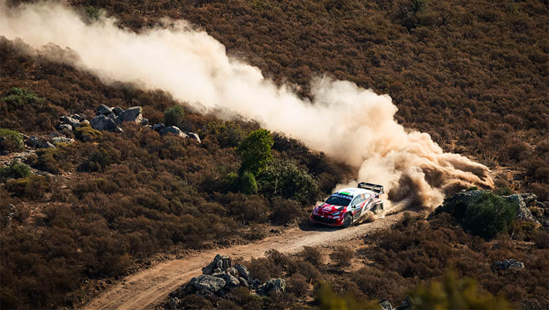 Эванс завоевал исторический титул FIA WRCпосле аварии Сольберга на PowerStage на Сардинии
